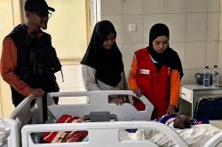 Kisah Haru Bayi dan Ibu di Aceh Tamiang, Dievakuasi dari Pengungsian ke RS di Medan<