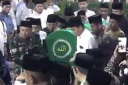 Jenazah KH Amal Fathullah Zarkasyi akan Dimakamkan di Pemakaman Keluarga Pondok Gontor<