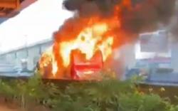 Bus Rombongan Peziarah Terbakar di Tol Japeka, 33 Santriwati asal Lampung Selamat<