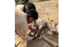 Viral Gerak Cepat Praja IPDN Selamatkan Warga Tergeletak Lemas dalam Lumpur di Aceh Tamiang<