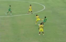 Hilmi Gimnastiar Dilarang Bermain Sepak Bola Seumur Hidup Imbas Tendangan Kungfu<
