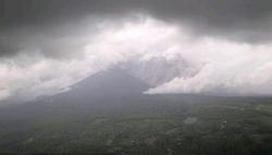 Gunung Semeru Meletus Dahsyat Hari Ini, Luncurkan Awan Panas 4.000 Meter<