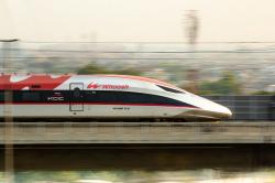 Penumpang WNA Whoosh Meningkat Tajam di 2025, Tembus 400.000 Orang