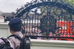 Rekonstruksi Pembunuhan Anak Politisi PKS di Cilegon, Pelaku Utama Dihadirkan Polisi<