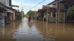 Banjir Luapan Sungai Waridin di Kendal Meluas, Warga Mulai Mengungsi<