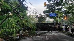 Rem Blong, Truk Bermuatan 25 Ton Beras Kecelakaan di Salatiga<