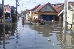 Banjir Pekalongan Lumpuhkan Aktivitas Warga, Ribuan Rumah Terendam hingga 1,5 Meter<