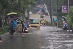 Banjir Jakarta Meluas Jadi 34 RT dan 19 Ruas Jalan, 29 Orang Mengungsi