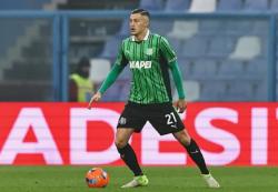 Jay Idzes Kokoh! Sassuolo Hancurkan Verona 3-0 di Liga Italia