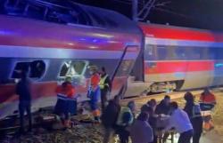 Cerita Penumpang saat 2 Kereta Cepat Tabrakan di Spanyol: Seperti Gempa!<