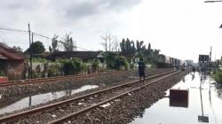 Banjir Mulai Surut, Rel KA Pekalongan–Sragi Kembali Bisa Dilewati dengan Kecepatan Terbatas<