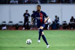 Layvin Kurzawa Diperkenalkan Persib Hari Ini, Bobotoh Siap-Siap!<