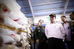 Mentan Amran Catat Stok Beras RI Tembus 5,3 Juta Ton, Cukup hingga Maret 2027