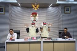Penampakan Barbuk Uang Hasil OTT Bupati Pati dan Wali Kota Madiun