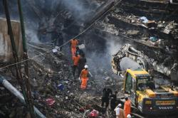 Kebakaran Dahsyat Landa Mal di Pakistan, Korban Tewas Tembus 67 Orang
