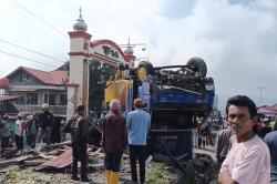 Kronologi Kecelakaan Beruntun di Tanah Datar Tewaskan 5 Orang, Trailer Diduga Rem Blong<