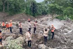 Longsor Manggarai Timur, Pencarian Korban Terkendala Medan Berat dan Cuaca Buruk