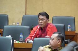DPR Desak Kemensos Kaji Ulang Anggaran Kebencanaan 2026 yang Menyusut Drastis<