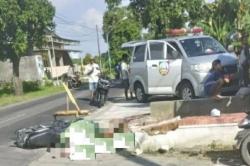 Kecelakaan Motor Pelajar Bonceng 4 di Jombang, 1 Orang Tewas 3 Luka-Luka