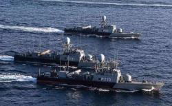 Selat Hormuz Tegang! Iran Tembak 3 Kapal Perang AS 