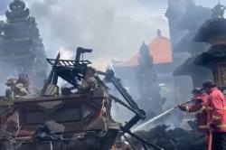 Kebakaran Pura Panti Pasek Gegel di Gianyar Bali, 6 Bangunan Dilahap Api<