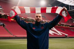 Ini Alasan Ajax Amsterdam Rekrut Maarten Paes, Lebih dari Sekadar Aspek Teknis