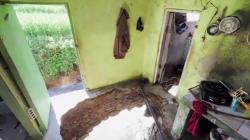 Dapur Rumah Jebol, Wanita Hanyut Terbawa Banjir Bandang Sungai Cijagra Bandung