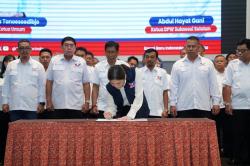Angela Tanoesoedibjo Kukuhkan Pengurus DPW Partai Perindo Sulsel