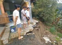 Longsor Terjang Kaligawe Semarang, Jalan Terputus, Rumah dan Musala Rusak<