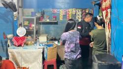 Razia Miras di Gresik Jelang Ramadhan, Puluhan Botol dan Sejumlah Orang Ditangkap<
