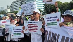 Ratusan Guru Madrasah Demo di Depan Gedung DPR, Tuntut Kesejahteraan dan Diangkat Jadi PPPK<