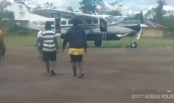 Terungkap! Pilot Smart Air Sempat Kirim Pesan Terakhir saat Ditembaki KKB<