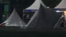 Tenda Pedagang UMKM di Lapangan Andi Makkasau Porak-poranda Diterjang Angin Kencang<