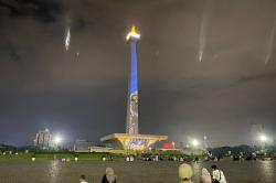 Keren! Pertunjukan Video Bertema Imlek di Monas Bikin Warga Terpukau