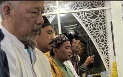 Masjid di Cirebon Gelar Tarawih 3 Jam, Baca 3 Juz Al-Qur'an dengan 5 Imam Bergiliran<
