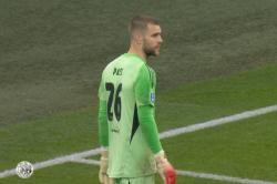 Maarten Paes Dibuang? Calon Pelatih Baru Ajax Tak Suka Kiper yang Kakinya Lemah 