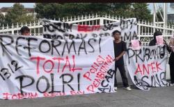 Mahasiswa se-Jogja Demo di Malioboro, Tuntut Oknum Brimob Aniaya Pelajar Dihukum Berat<