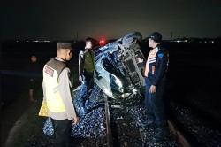 Kecelakaan Maut Kereta Api Tabrak Mobil di Grobogan, 3 Orang Tewas<