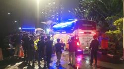 Penampakan Bus Pariwisata Angkut 11 Orang terkait OTT Bupati Pekalongan ke Gedung KPK