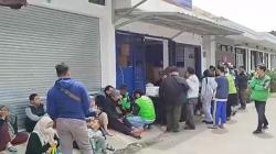 Calon Pemudik Serbu Program Angkutan Motor Gratis di Stasiun Kiaracondong Bandung