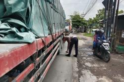 Kecelakaan Maut di Jombang, Pemotor Tewas Tabrak Truk Tronton dari Belakang<