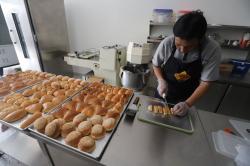 Roti Rotina Jadi Incaran Warga Tangerang untuk Menu Berbuka Puasa
