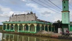 Atap Masjid di Maros Ambruk Diterjang Angin Kencang, Jemaah Tak Bisa Tarawih<