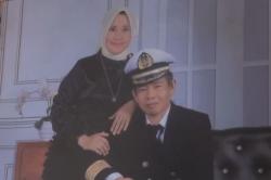 Kapal Musaffah II Meledak di Selat Hormuz, Istri Sang Kapten Terus Berdoa Menanti Kabar