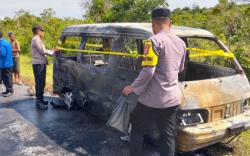Mobil Carry Angkut Pemudik Terbakar di Buton Tengah, Diduga Korsleting<