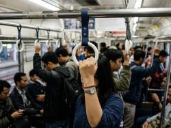 Viral Penumpang KRL Diduga Alami Pelecehan Seksual, Korban Menangis Ketakutan!