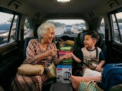 Tips Mudik Aman Membawa Lansia, Sering-Sering Berhenti di Rest Area!