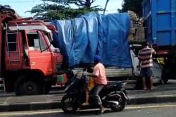 Kecelakaan Beruntun di Lamongan, 3 Truk Bertabrakan di Lampu Merah<
