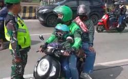 Naik Motor Bawa 2 Anak, Pemudik di Pantura Brebes Tolak Bus Gratis Polisi