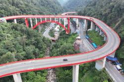 Mudik Lebaran di Sumbar, Jalur Lembah Anai dan Sitinjau Lauik Beroperasi 24 Jam<